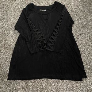 Slinky Brand Black Crisscross open lattice cutout 3/4 sleeve Keyhole Neck Top L